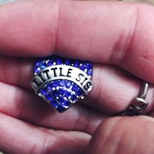 Big sis little sis necklaces. New